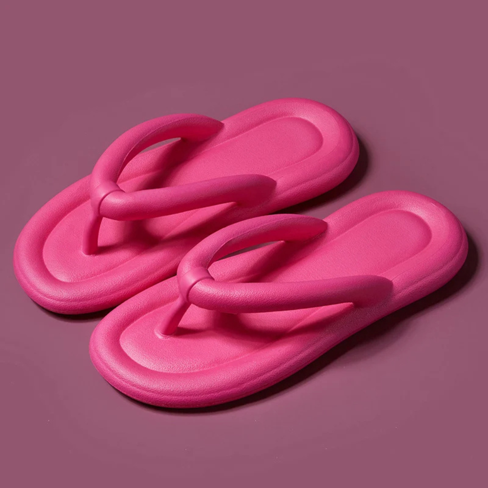 Comfortable women's flip-flops, perfect summer footwear & beach shoes. Cloud-soft soles for vacation essential.
