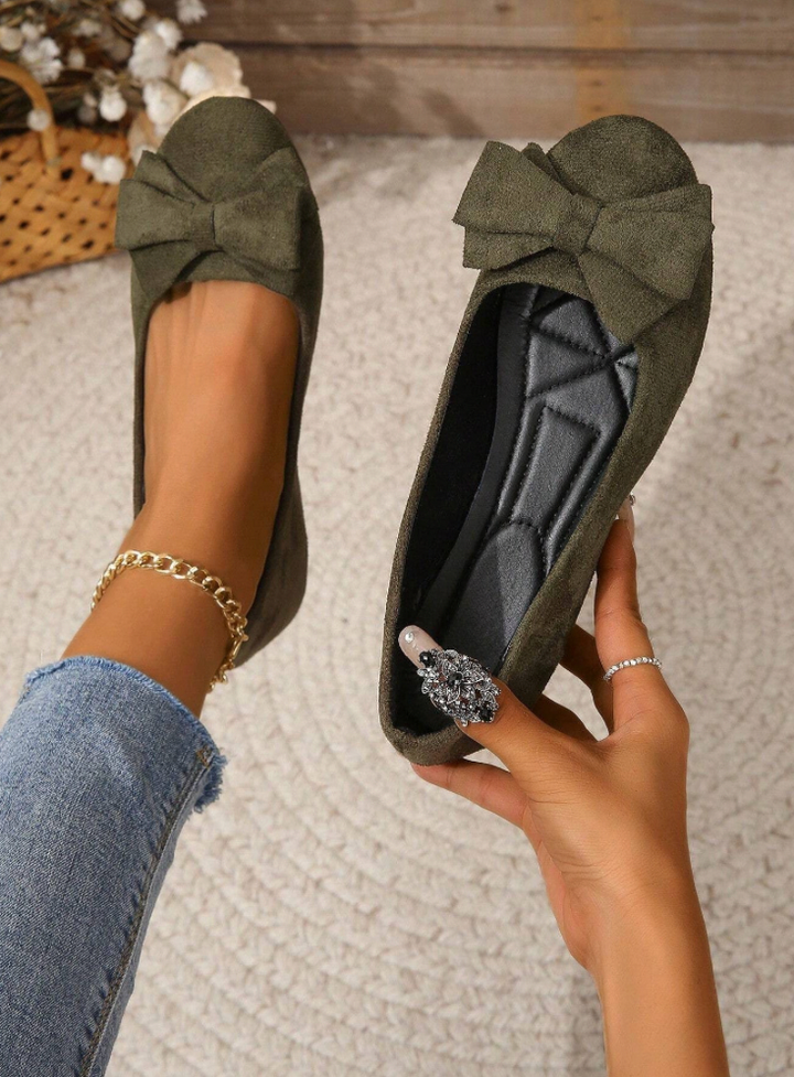 Women's comfortable orthopedic shoes, Olivia, offering daily foot pain relief and arch support for walking.