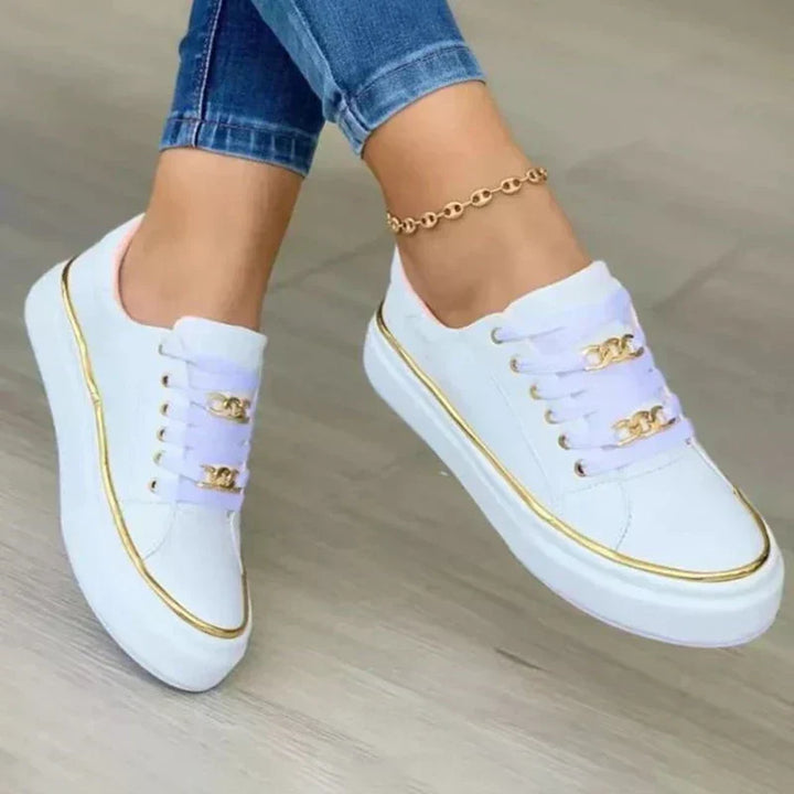Casual women's slip-on sneakers, perfect for travel & everyday comfort. Stylish, easy-wear footwear.