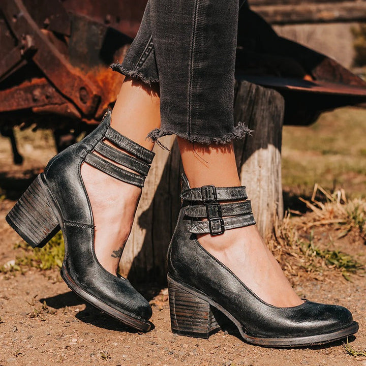 Classic women's walking shoes, comfortable fit, non-slip grip for secure steps.