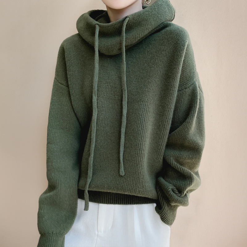 Chic women's high-collar pullover, super cozy & elegant, perfect versatile fall/winter fashion.