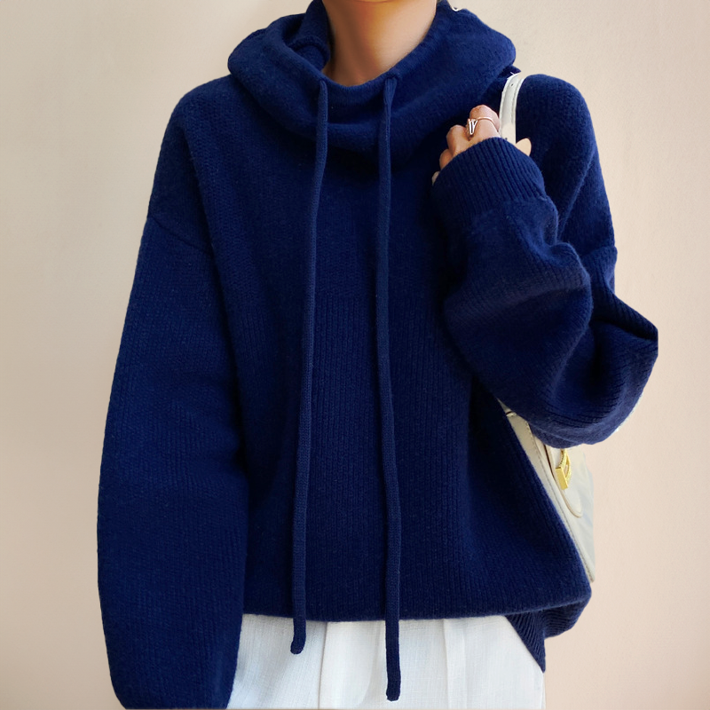 Women's fall/winter high-collar sweater, elegant & cozy merino wool pullover for chic everyday wear.