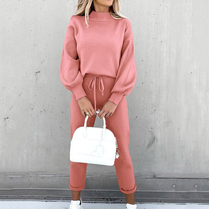 Chic women's tracksuit set, two-piece for ultimate comfort and athleisure style.