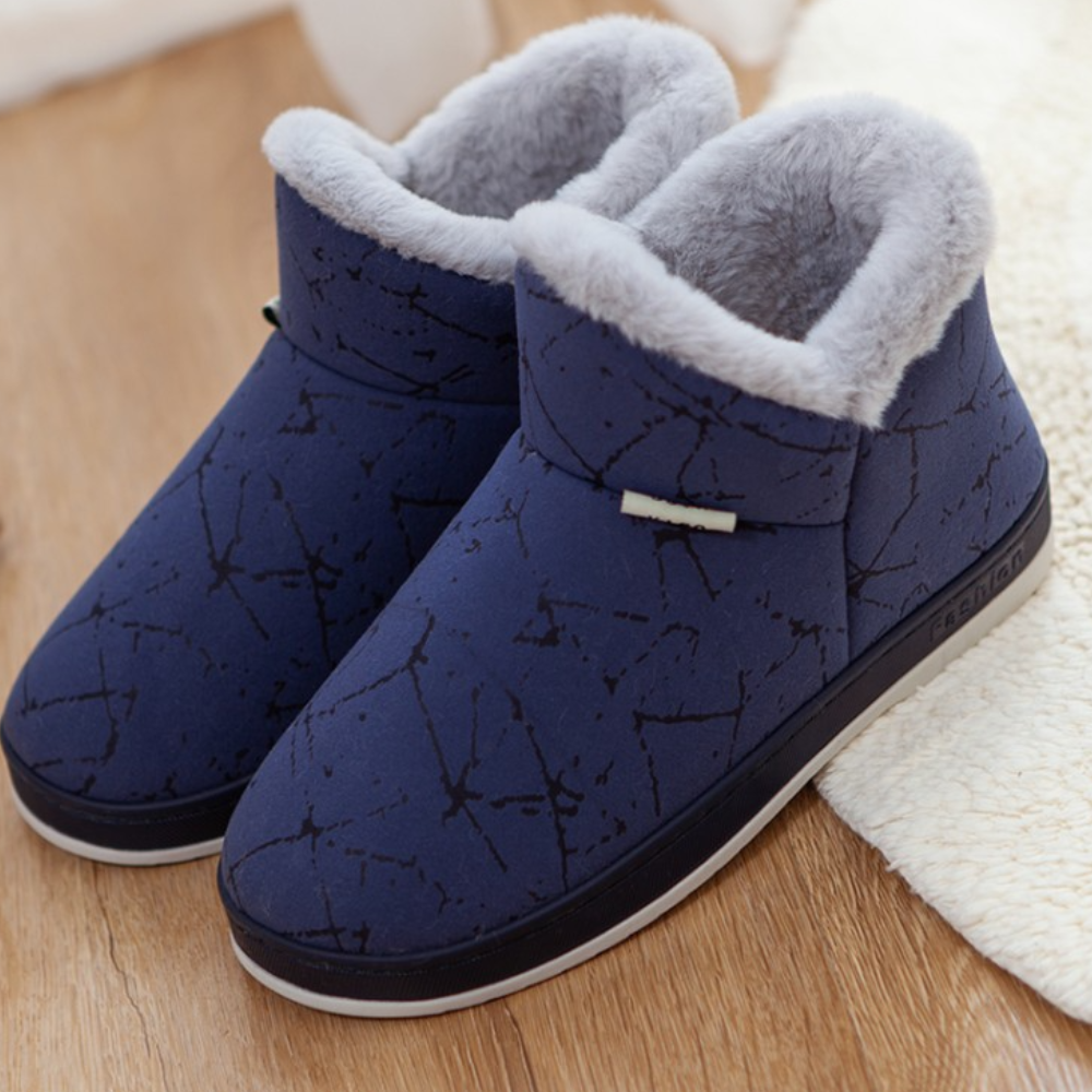 Warm indoor loungewear slippers for women, perfect for cold winter days.