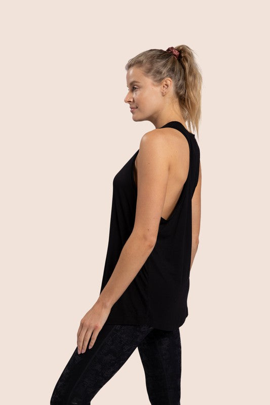 Summer essential: women's effortless tank top with a comfortable, flowy design.