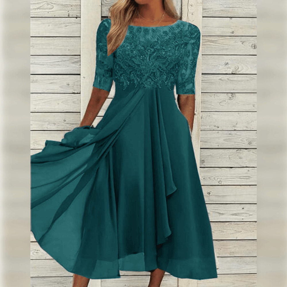 Elegant women's lilac dress. Stylish & comfortable, perfect for parties & chic occasions.