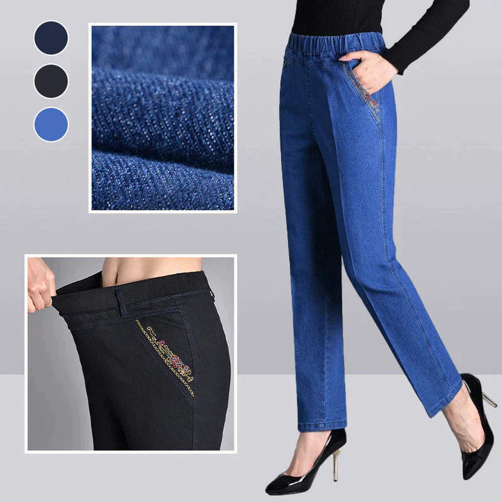 Straight leg push-up denim jeans for women, available in plus sizes, ensuring comfortable & flattering fit.