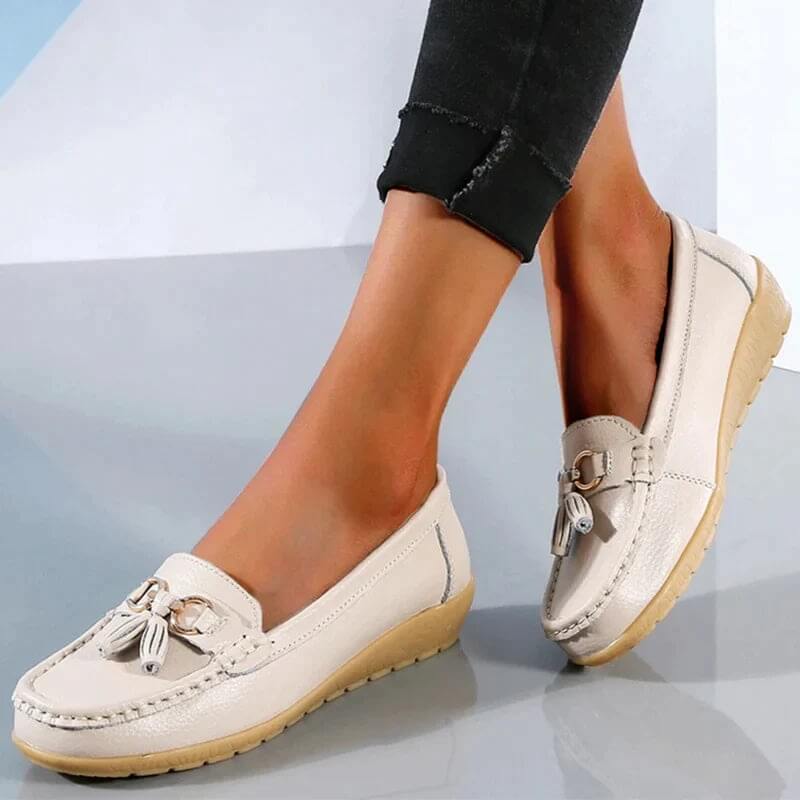 Supportive women's ergonomic sandals. Arch support provides all-day comfort, perfect for casual summer activities.