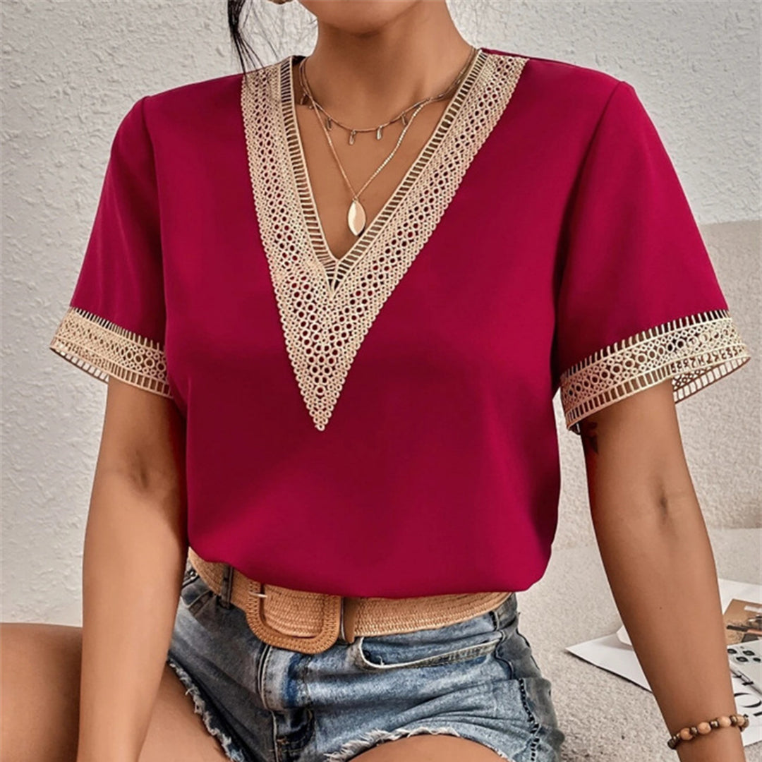 Fashionable ladies' Sophia shirt, relaxed fit, casual blouse for comfortable everyday style.