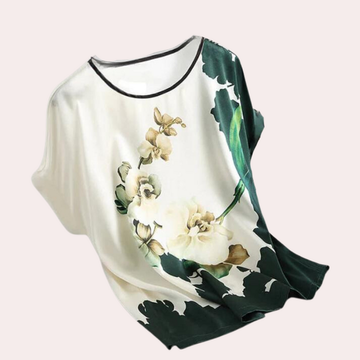 Summer women's apparel: a short sleeve floral print t-shirt in a relaxed fit