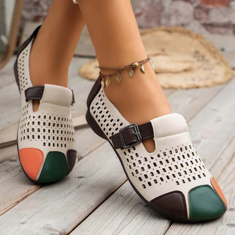 Women's lightweight buckle sandals for ultimate summer comfort.