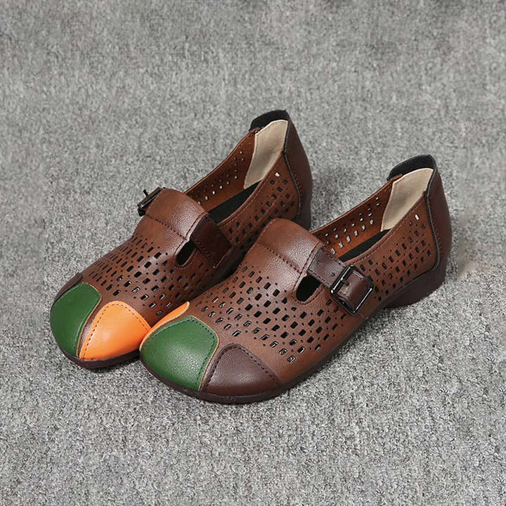 Summer comfort: women's lightweight open-toe sandals with buckle.
