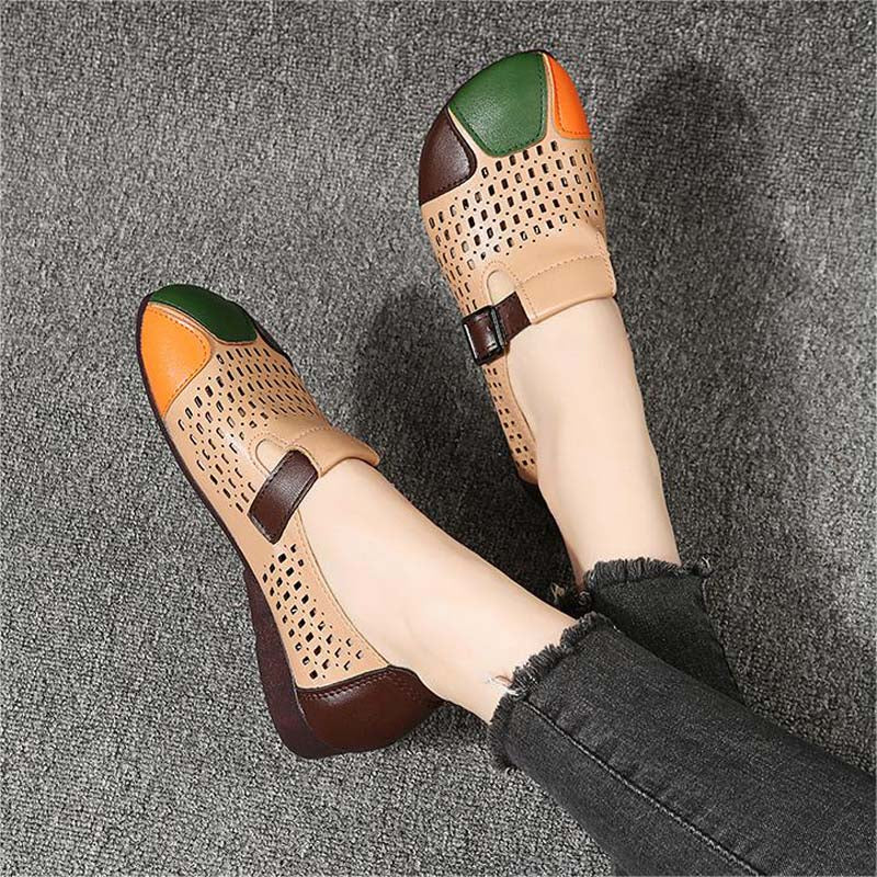 Everyday women's summer sandals, lightweight with adjustable buckle.