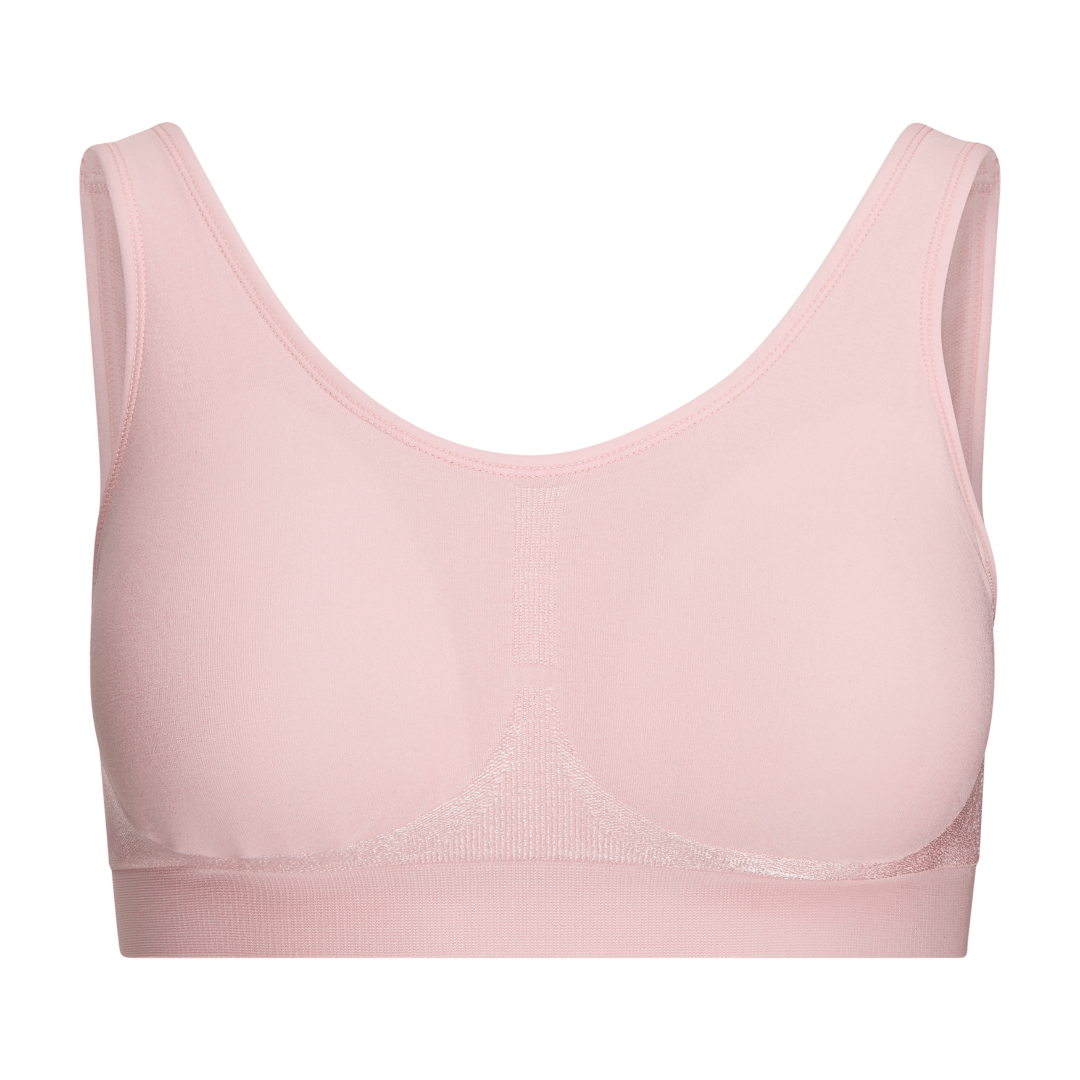 Essential bra set: Luma wireless bra and mesh wash bag for garment protection.