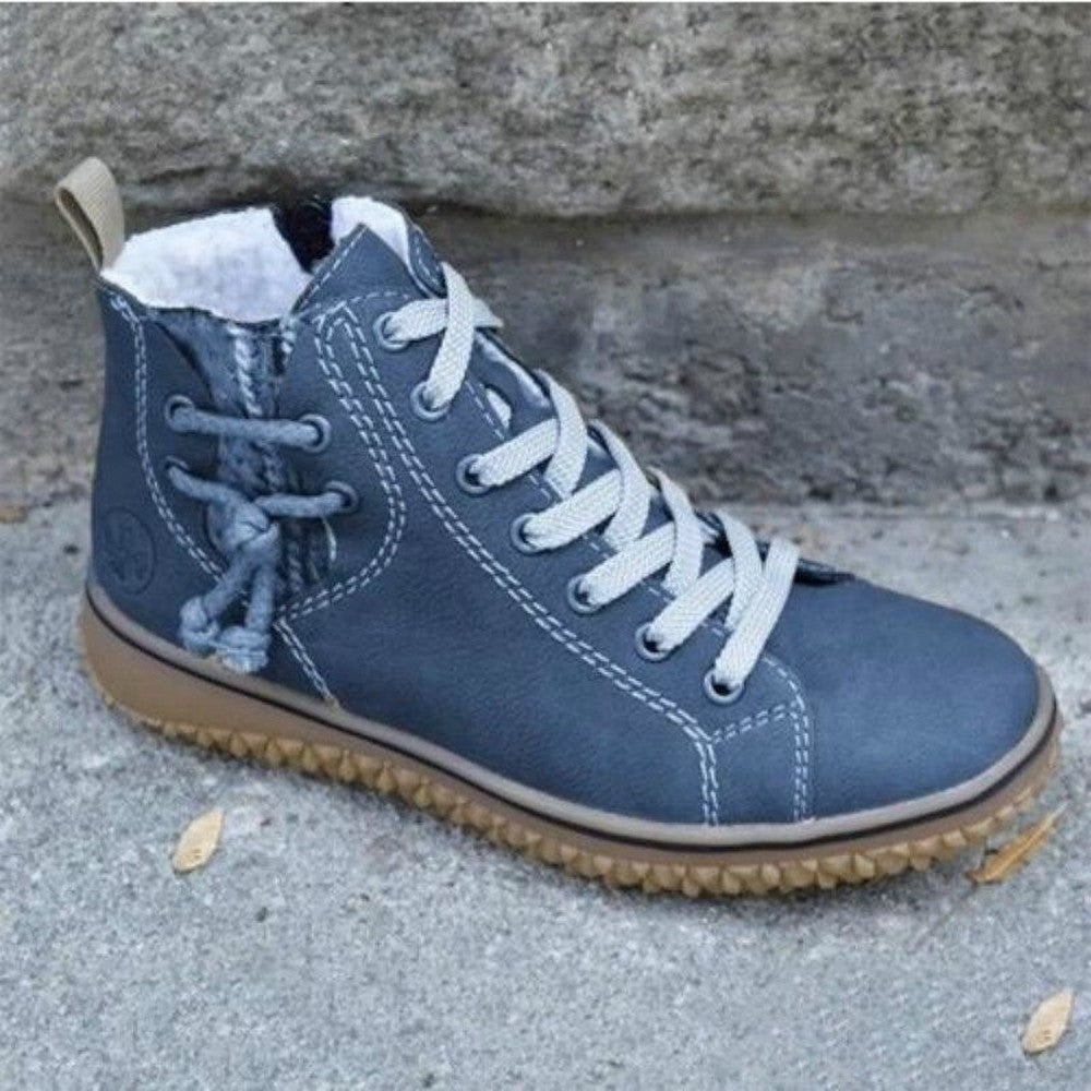 Women's Luna ankle boots with arch support. Comfortable & stylish, ideal for everyday walking & fall/winter fashion.
