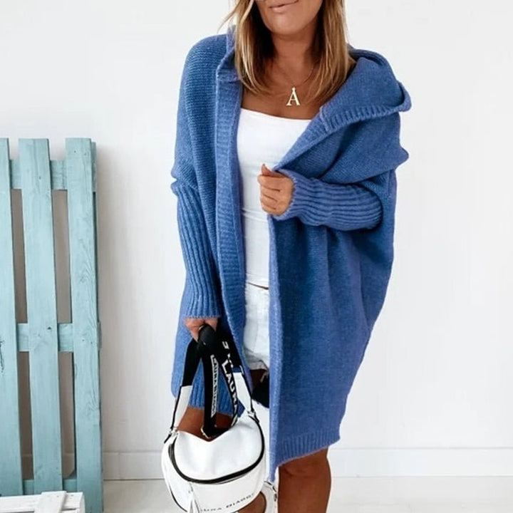 Autumn fashion: women's oversized hooded Luna cardigan, a warm and comfortable stylish layer.