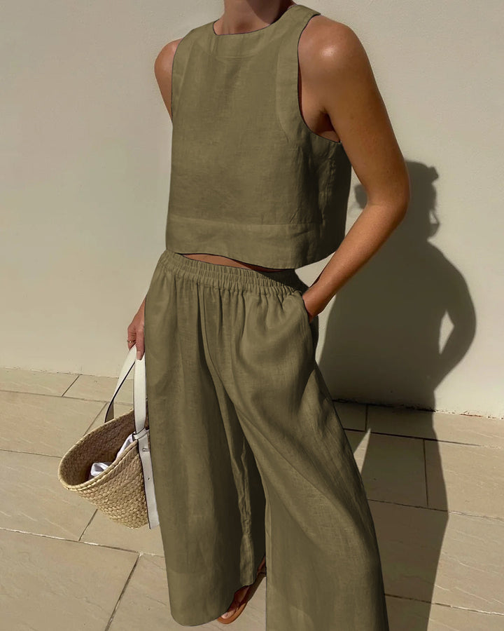Fashionable women's Narela skirt & top two-piece outfit. A versatile set for modern women.