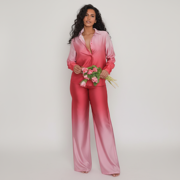 Trendy women's lounge wear ombre set, a fashionable gradient two-piece outfit.