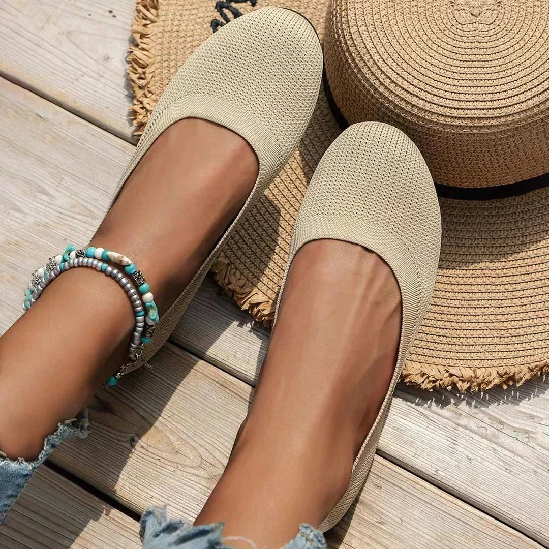 Professional women's orthopedic ballerinas, ensuring comfort and office-ready style.