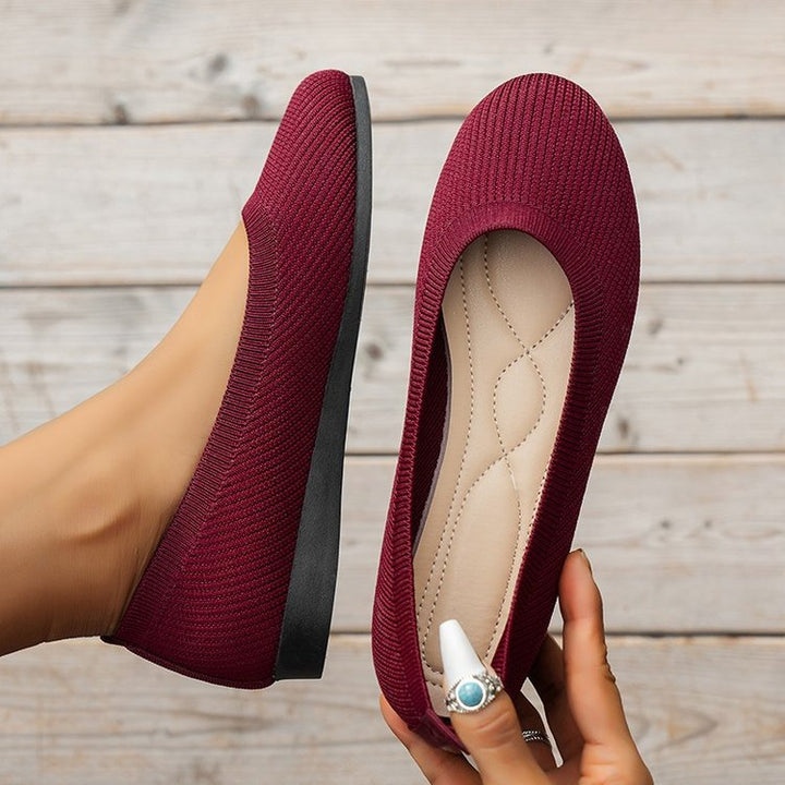 Support your foot health with these orthopedic comfort flats for women.