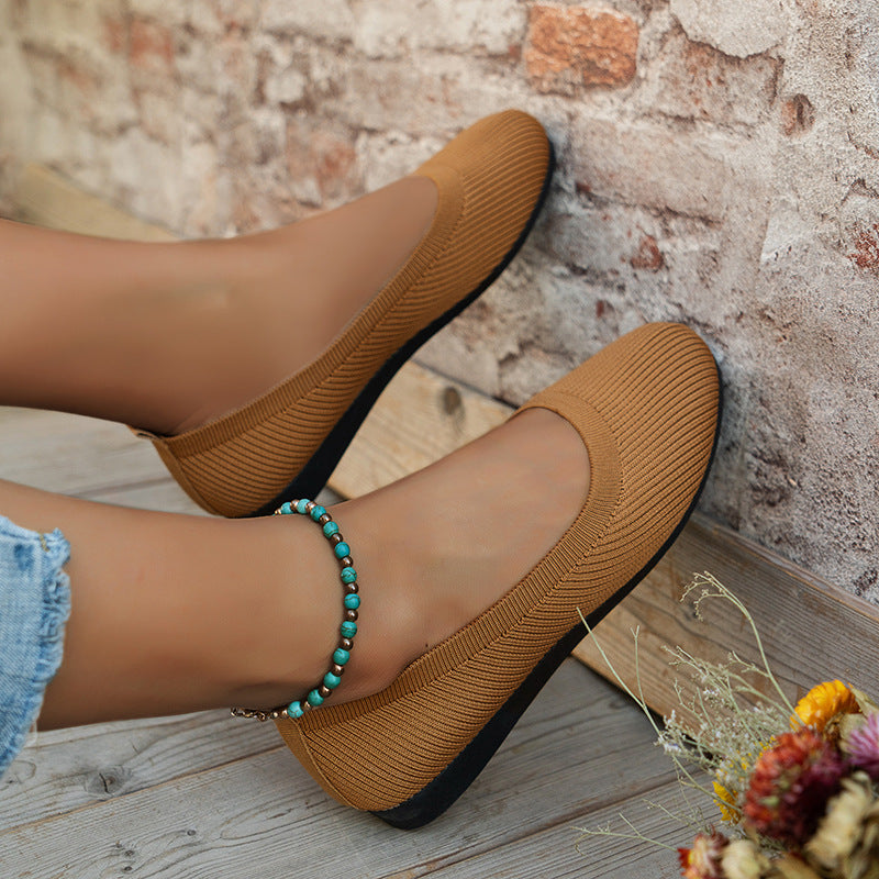 Modern classic orthopedic ballerinas, combining fashion and foot health for women.