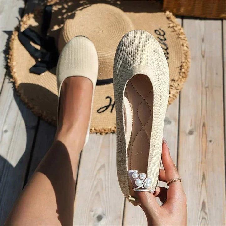 Stylish women's orthopedic ballet flats, soft material for ultimate comfort & arch support.