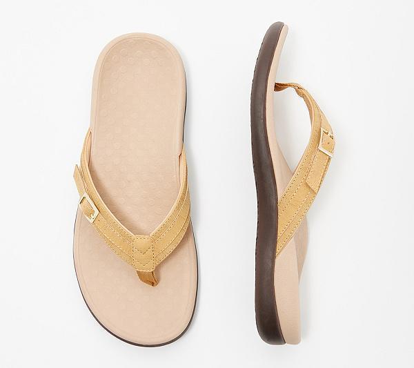 Walking sandals: Women's orthopedic flip-flops with robust arch support for comfortable summer walking & daily activities.