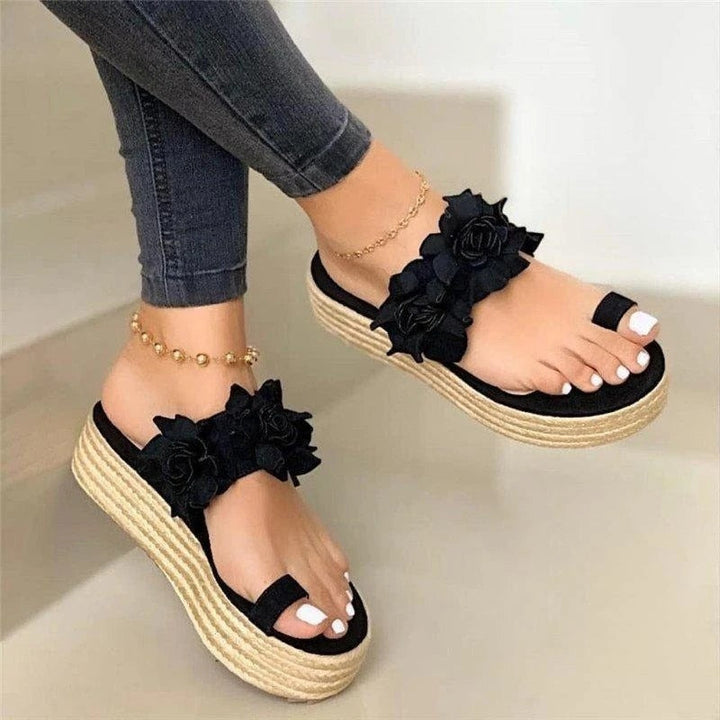 Women's orthopedic floral summer sandals with arch support for pain relief, ideal for comfortable daily wear.