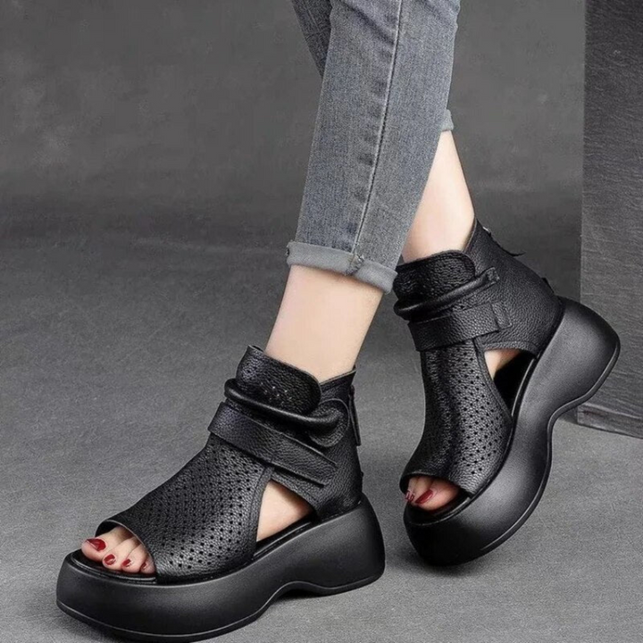 Casual women's sandals with arch support, providing foot pain relief and all-day comfort.