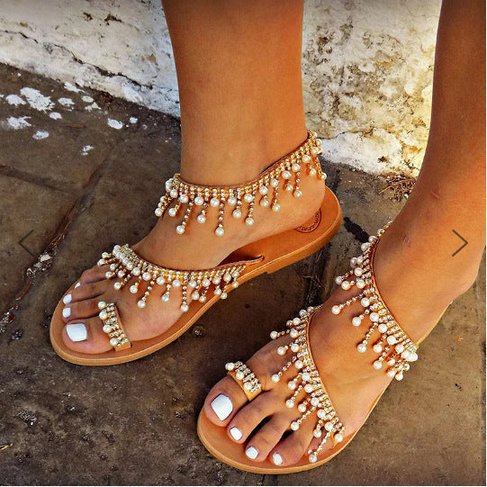 Comfortable women's orthopedic pearl sandals. Flat summer footwear, ideal for elegant daily walking.