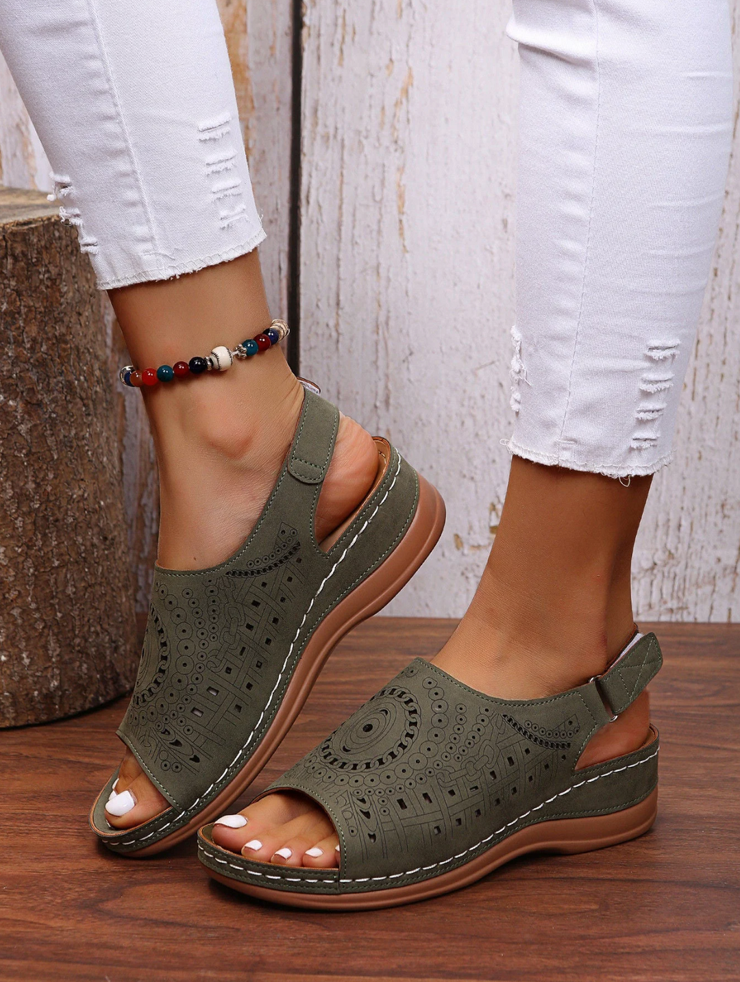 Women's orthopedic summer sandals with 3-arch support, wide fit, and adjustable straps for comfortable foot support.
