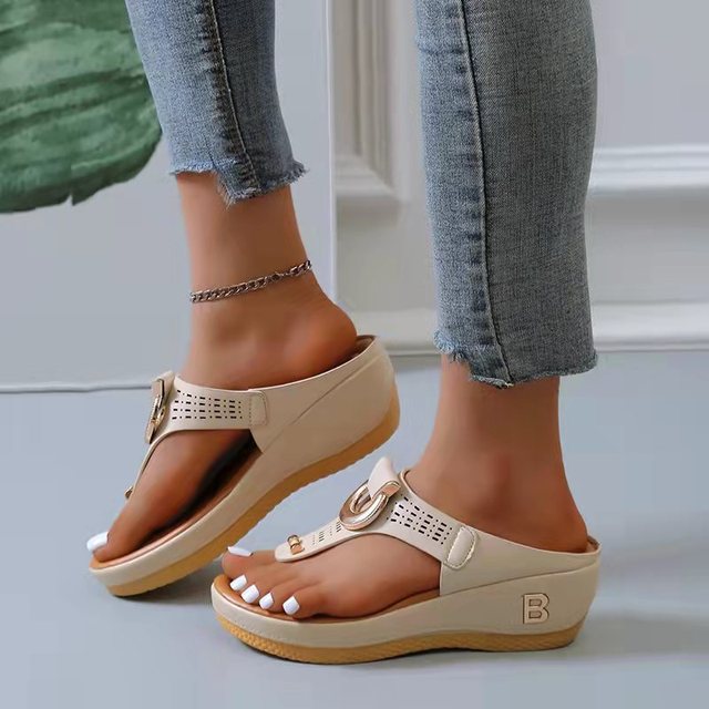 Women's orthopedic summer sandals with arch support, comfort sole, and stylish vegan leather straps, perfect for beach.
