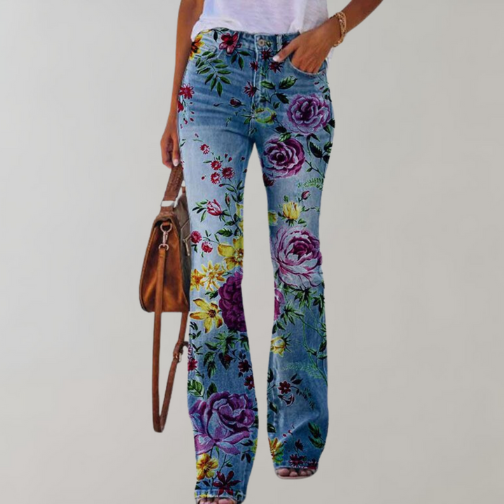 Stylish women's pink high-waist flared jeans, featuring a contemporary cut and elegant button details. Modern fashion.