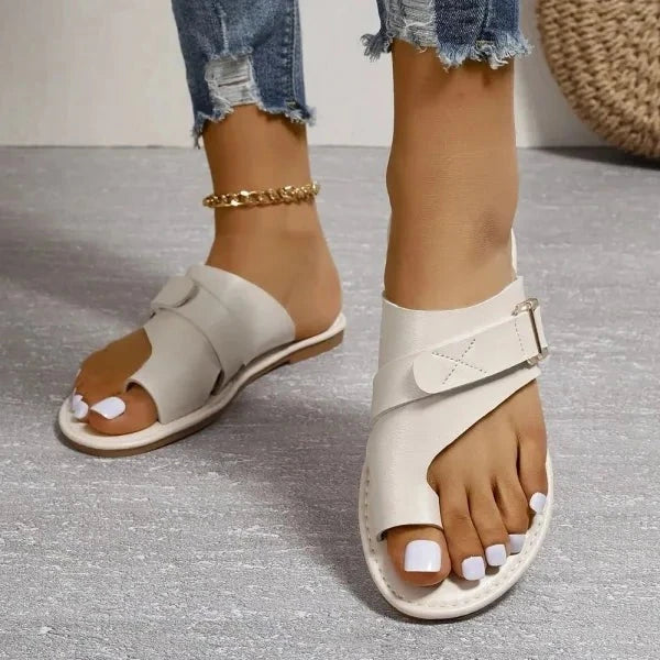 Orthopedic women's sandals with arch support, designed for comfortable walking, travel, and everyday wear.