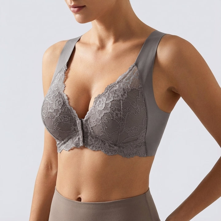 Front-closure sports bra, seamless and wirefree, designed for women's activewear