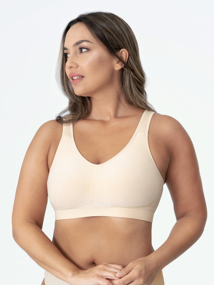 Comfortable wire-free women's sports bra, offering seamless support for daily wear.