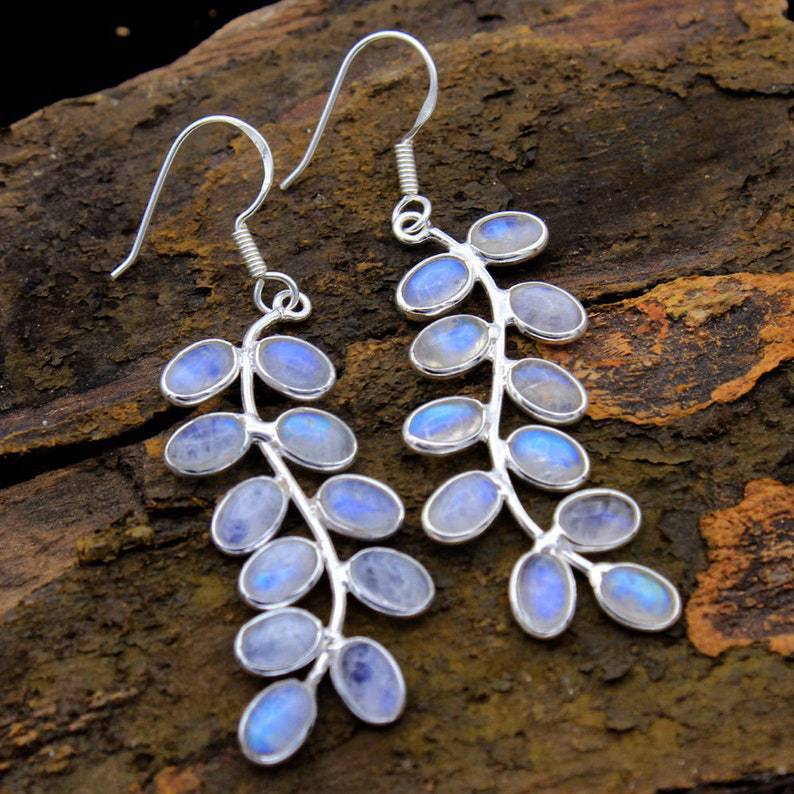 Stylish women's silver moonstone earrings, perfect everyday wear drop earrings. Natural stone with a subtle shimmer.