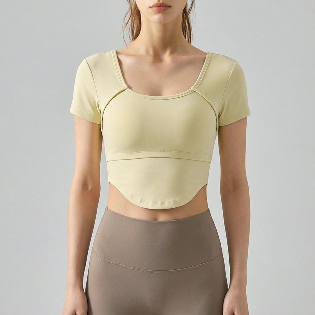 Stylish women's crop top: short sleeve, sporty, and comfortable stretch fabric for active women