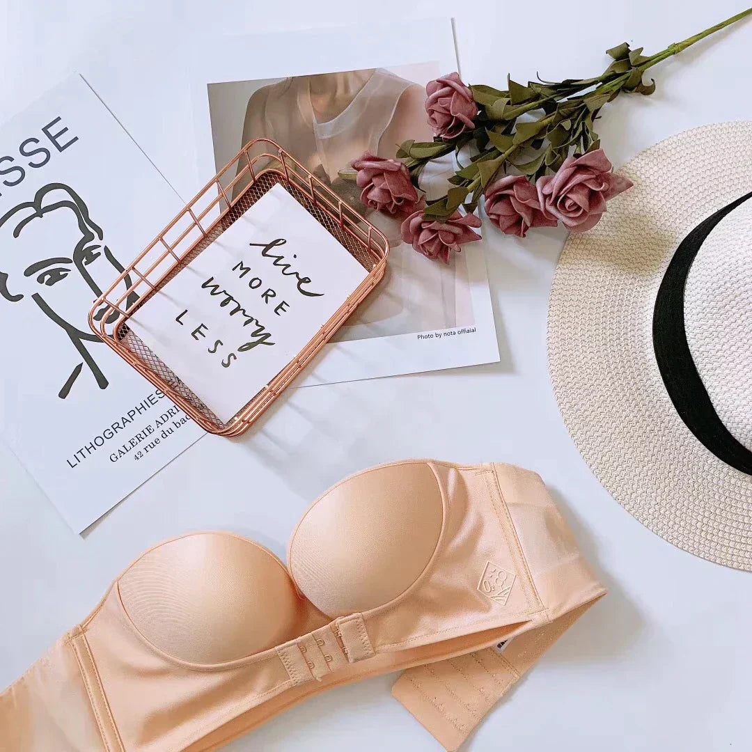 The ultimate women's strapless push-up bra for secure lift & all-day comfort.