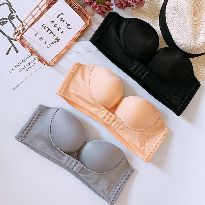 Women's shaping strapless bra with push-up effect for optimal lift and comfort.