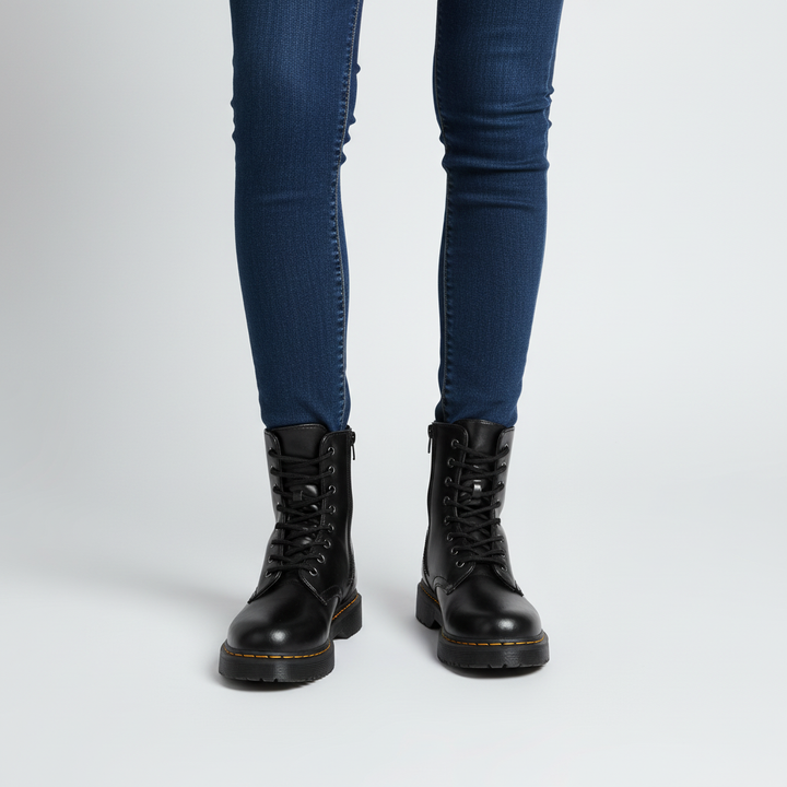 Comfortable women's high-quality leather ankle boots, ideal for stylish fall and winter everyday wear.