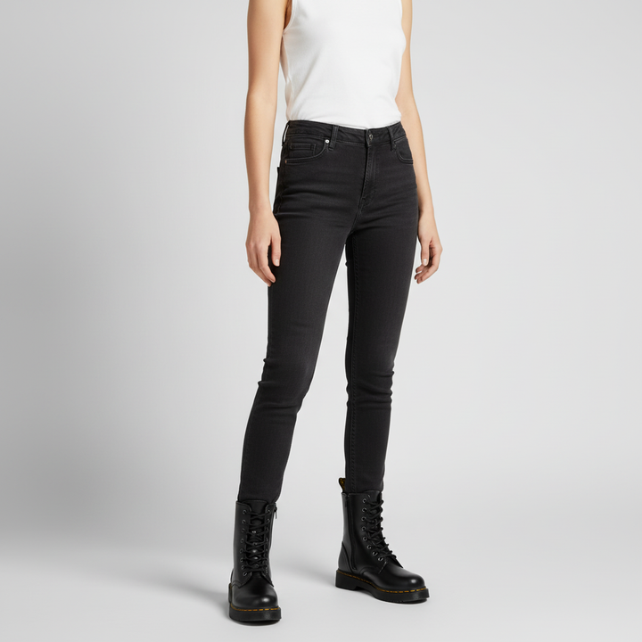 Stylish & comfortable women's classic black leather boots, perfect versatile everyday footwear for all seasons.