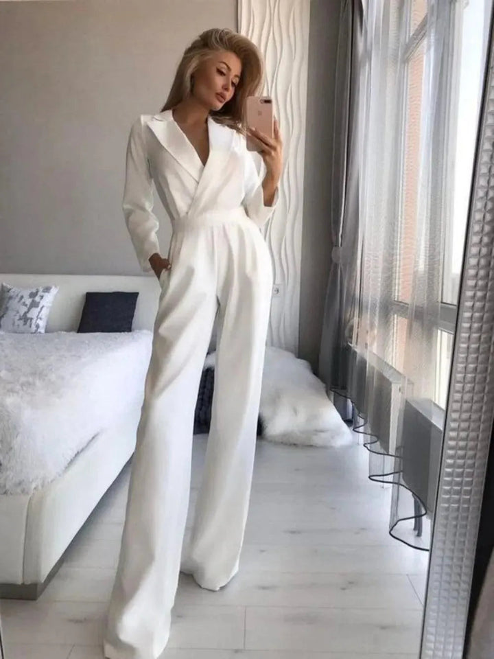 Effortlessly chic women's long sleeve jumpsuit, a stylish and comfortable straight-leg outfit for any occasion.