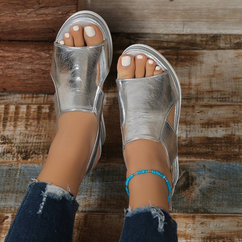 Comfortable women's orthopedic wedge sandals, Tilda, with trendy fringe, ideal for daily summer wear.