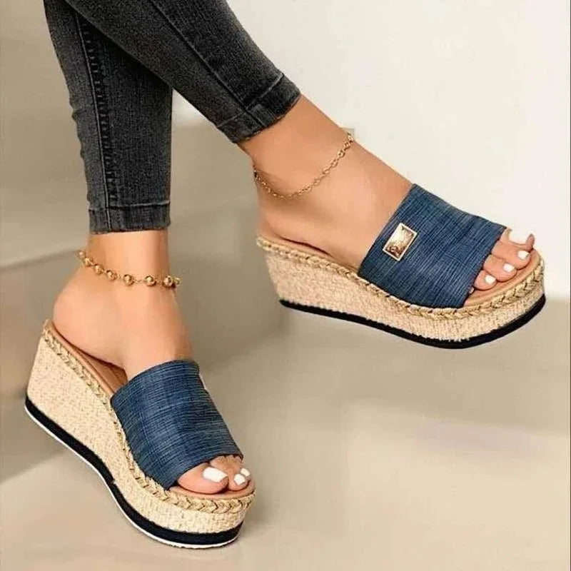 Comfortable and elegant wedge platform sandals for women, perfect for stylish summer outfits.