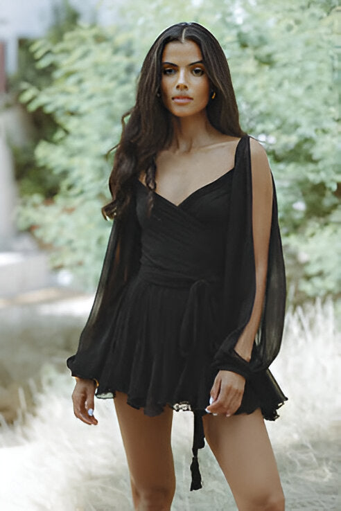 Comfortable women's summer dress with integrated shorts, ideal for casual wear & movement.