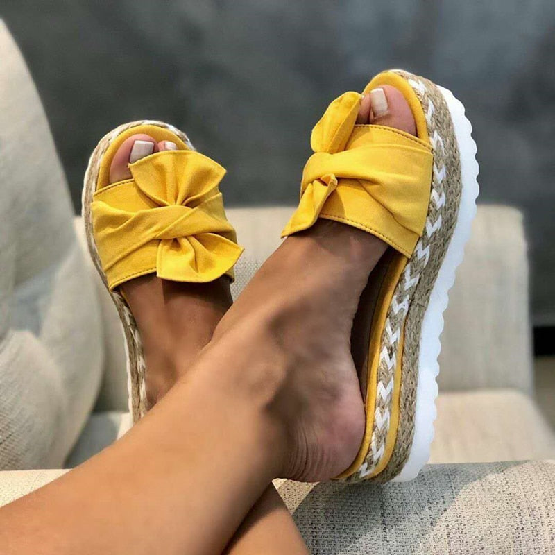 Women's summer sandals with posture support & comfort sole, ideal for everyday wear.