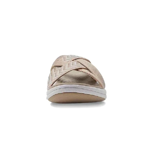 Women's walking sandals featuring arch support, cushioned footbed, & ergonomic design for foot comfort.