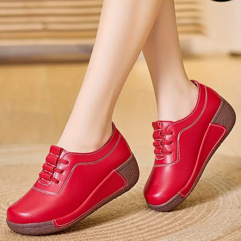 Athletic women's tennis shoes for court performance & agility. Stylish & lightweight Marisela sneakers.