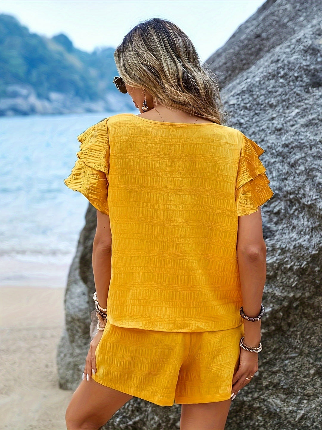 Breathable fabric two-piece set, flared sleeve top and comfortable loose shorts